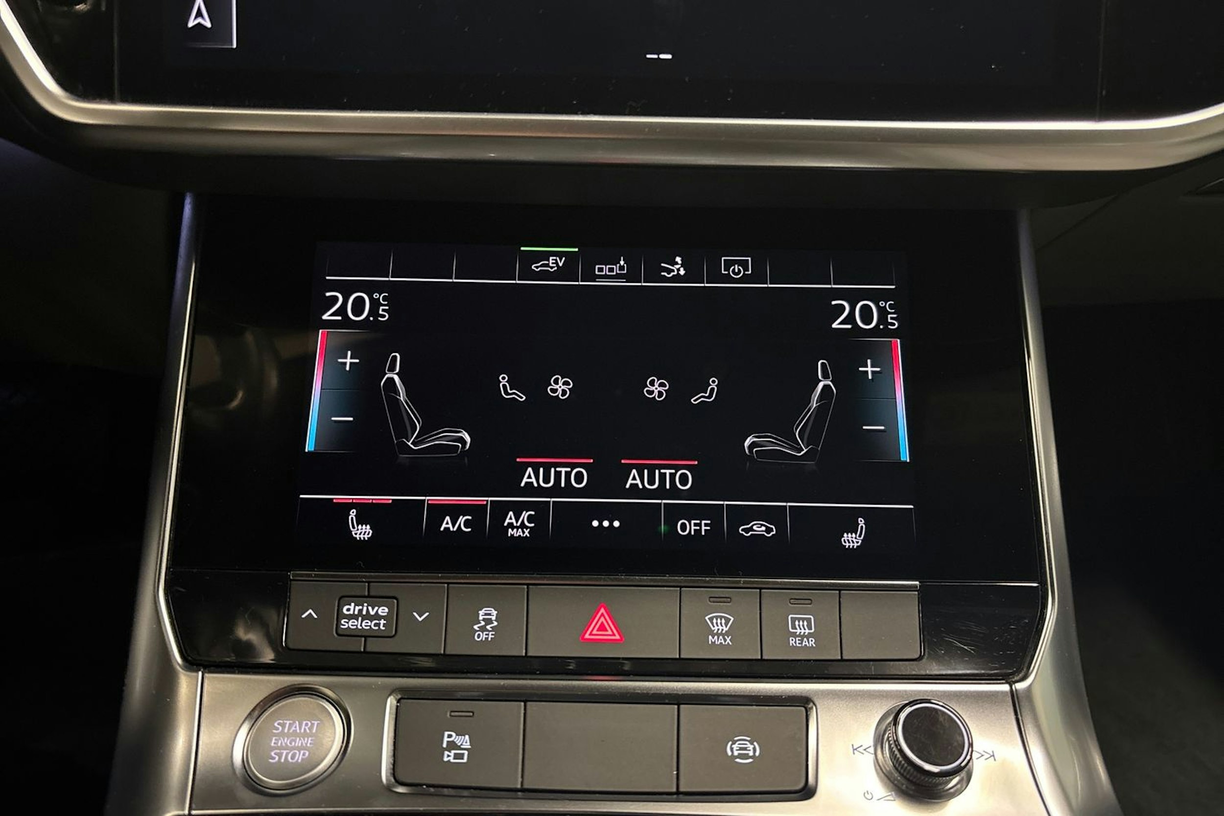 sininen Audi A7 2020 kuva 21.