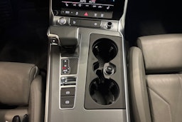 sininen Audi A7 2020 kuva 22.