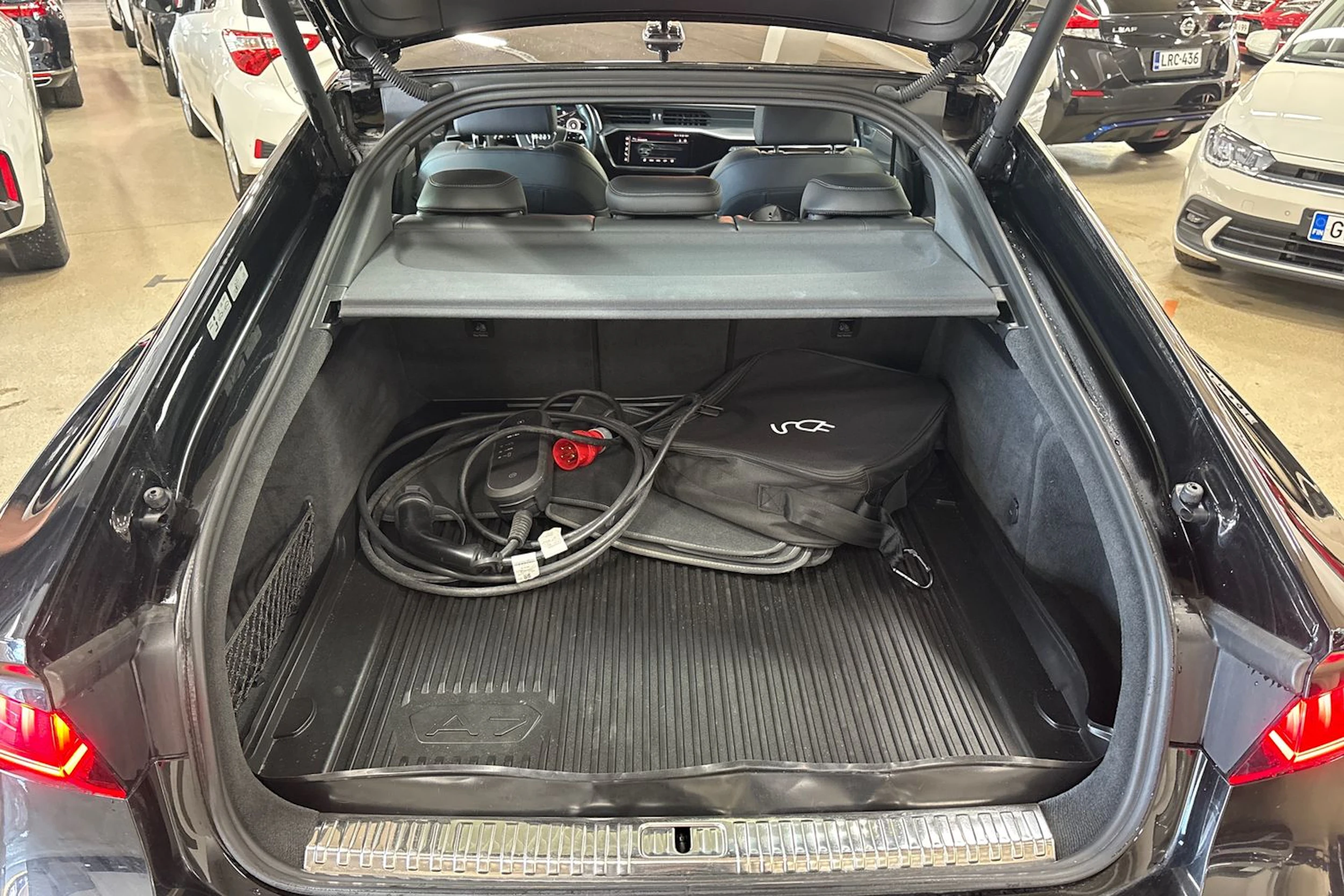 Musta Audi A7 2021 kuva 29.