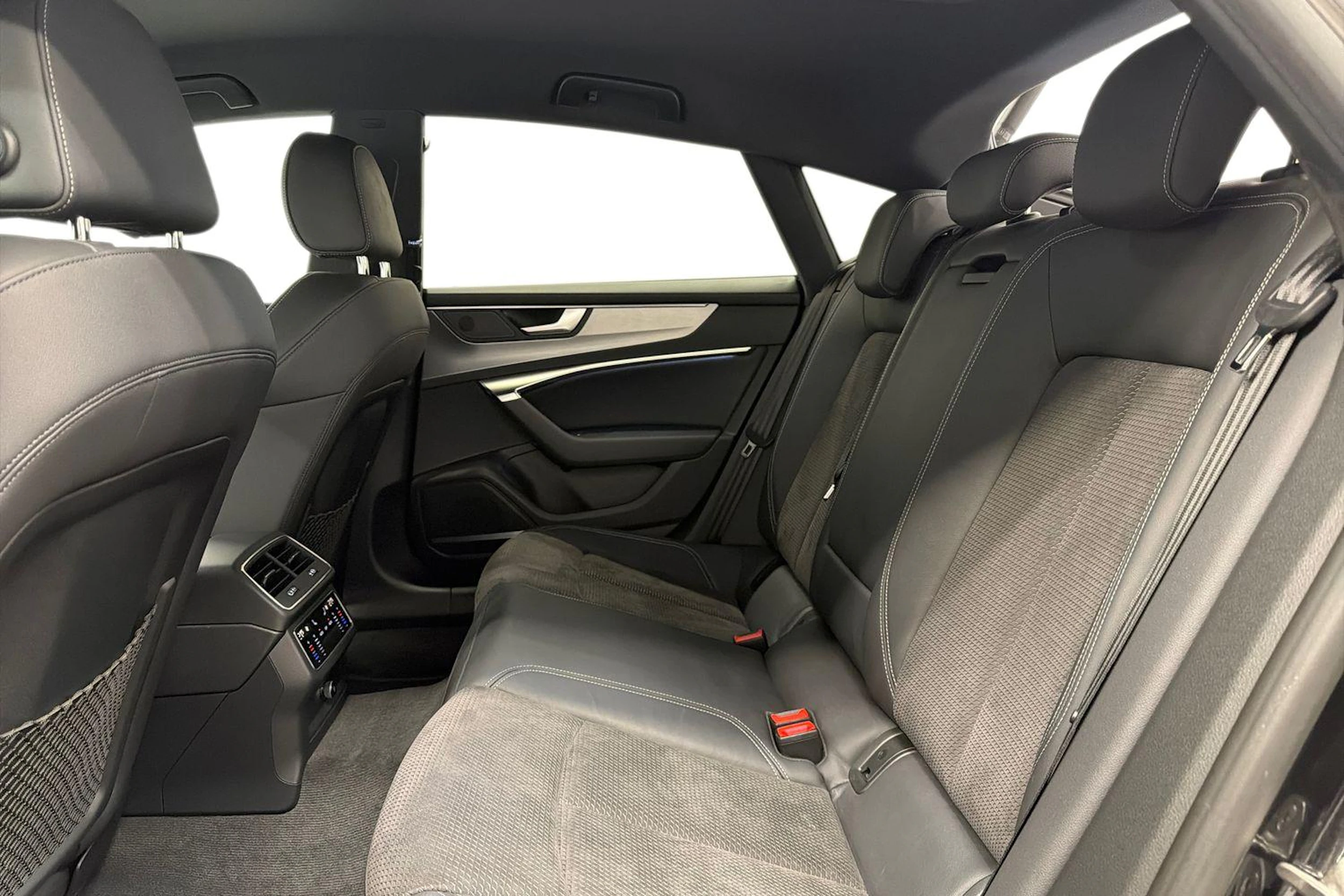 musta Audi A7 2021 kuva 8.