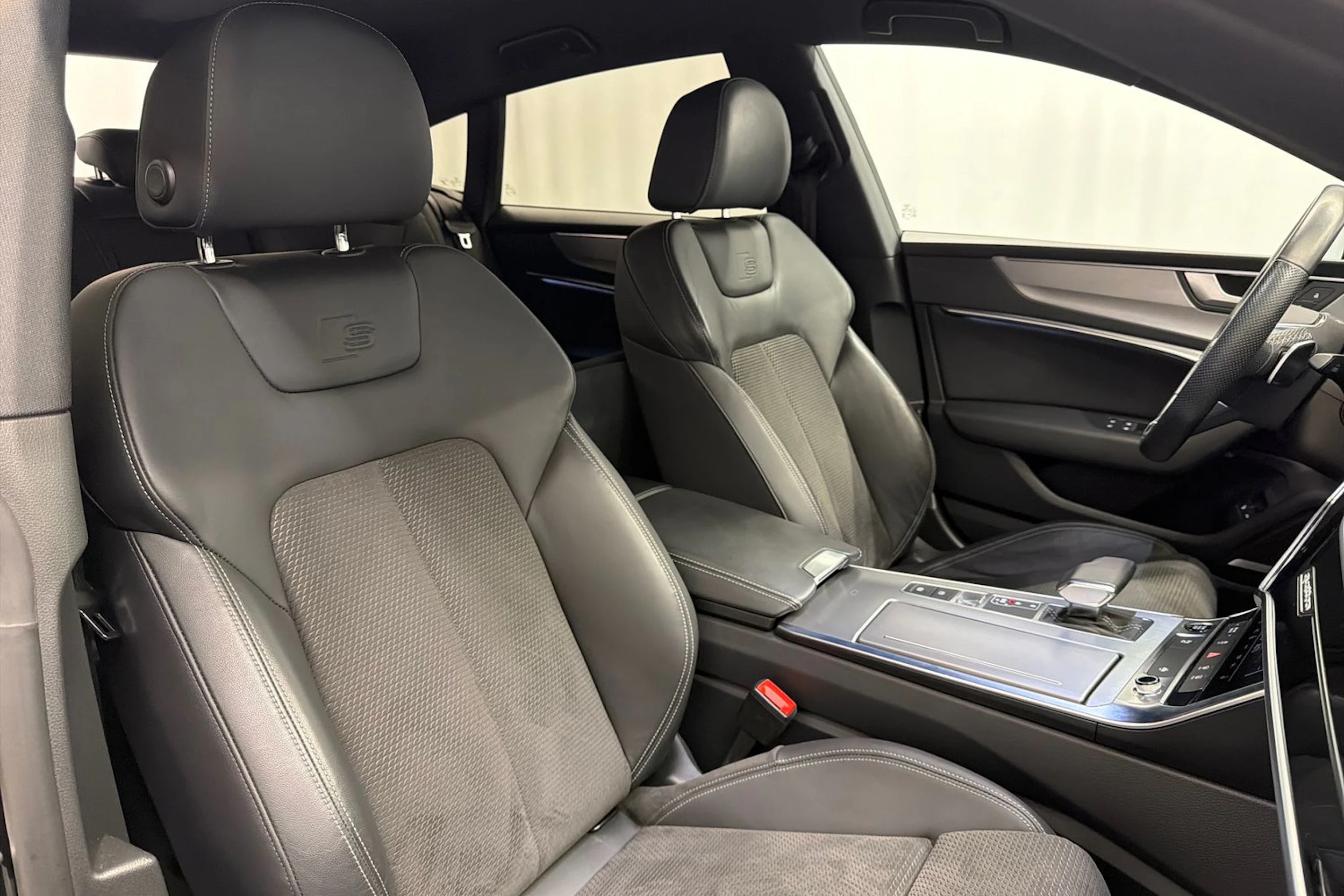 musta Audi A7 2021 kuva 11.