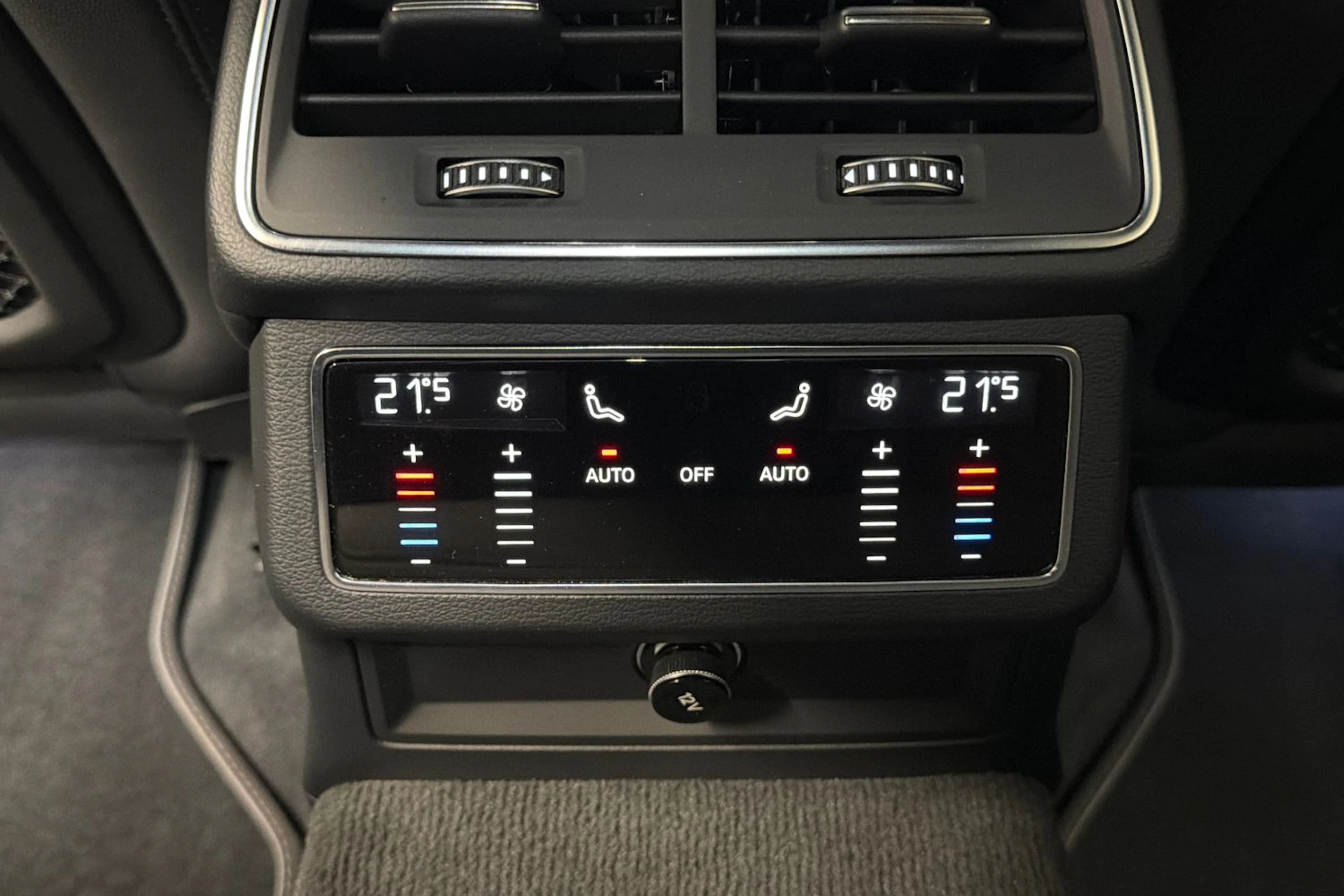 musta Audi A7 2021 kuva 16.
