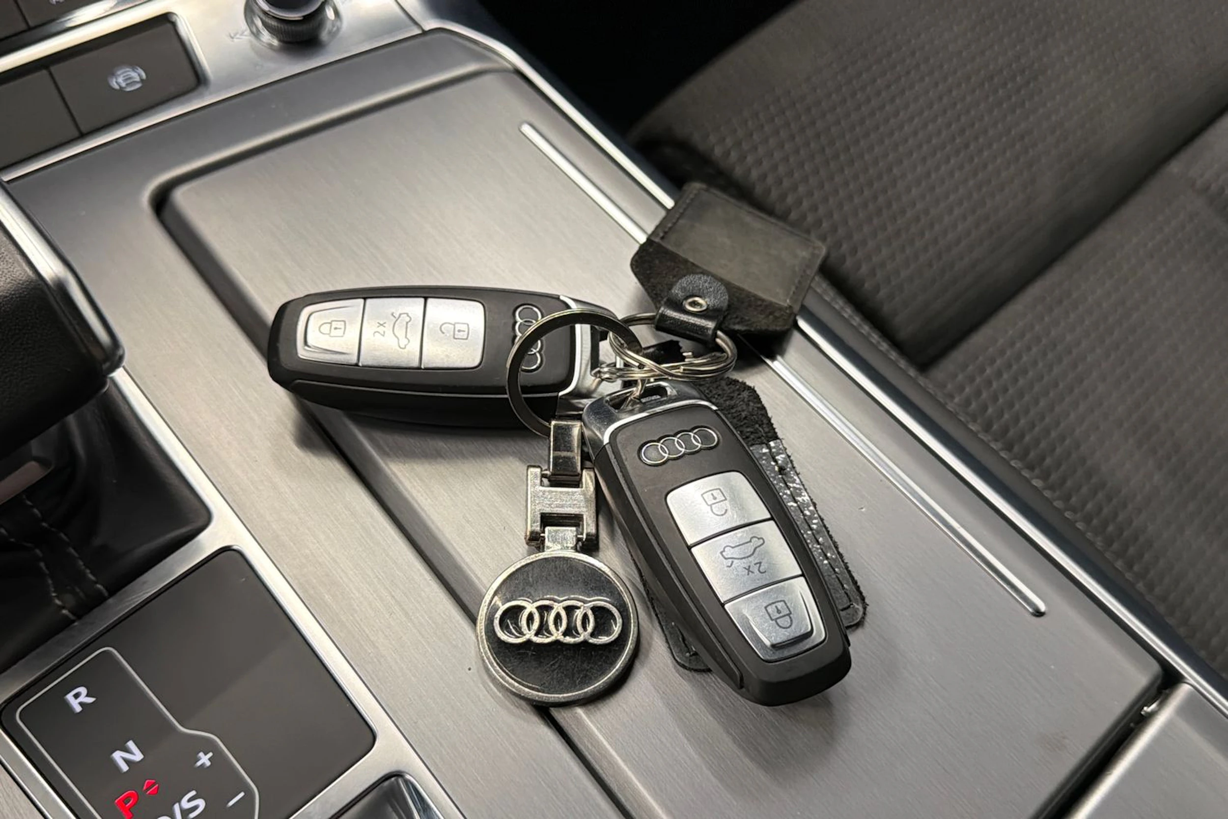 musta Audi A7 2021 kuva 28.