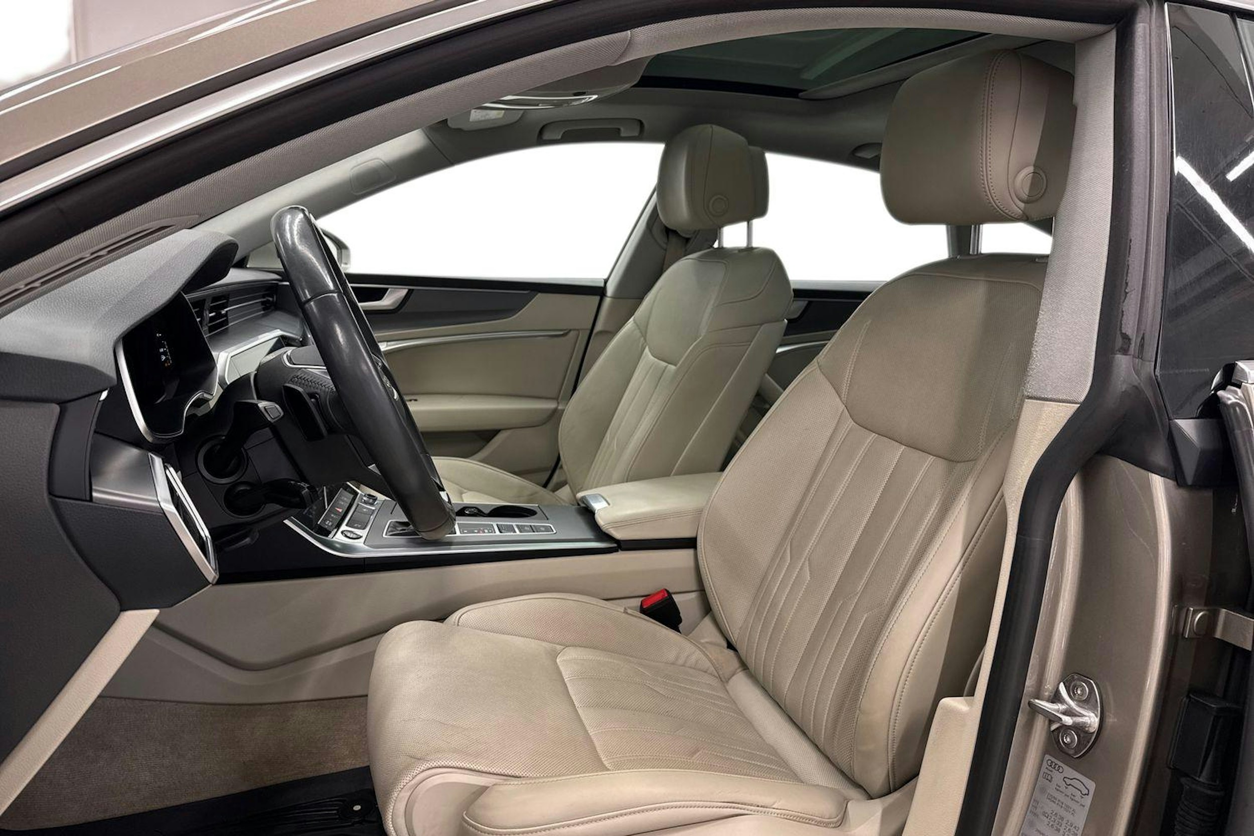 Ruskea (beige) Audi A7 2021 kuva 11.