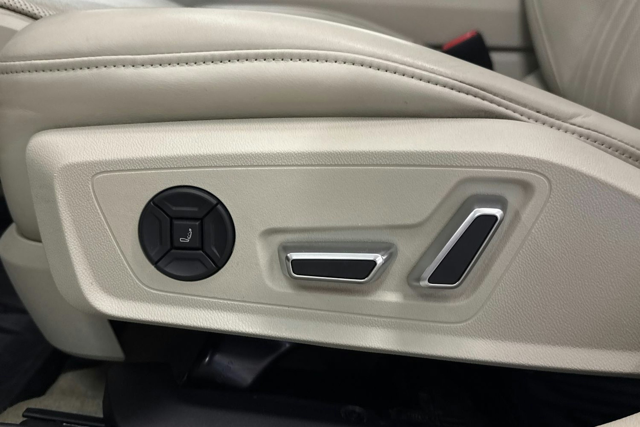 Ruskea (beige) Audi A7 2021 kuva 13.