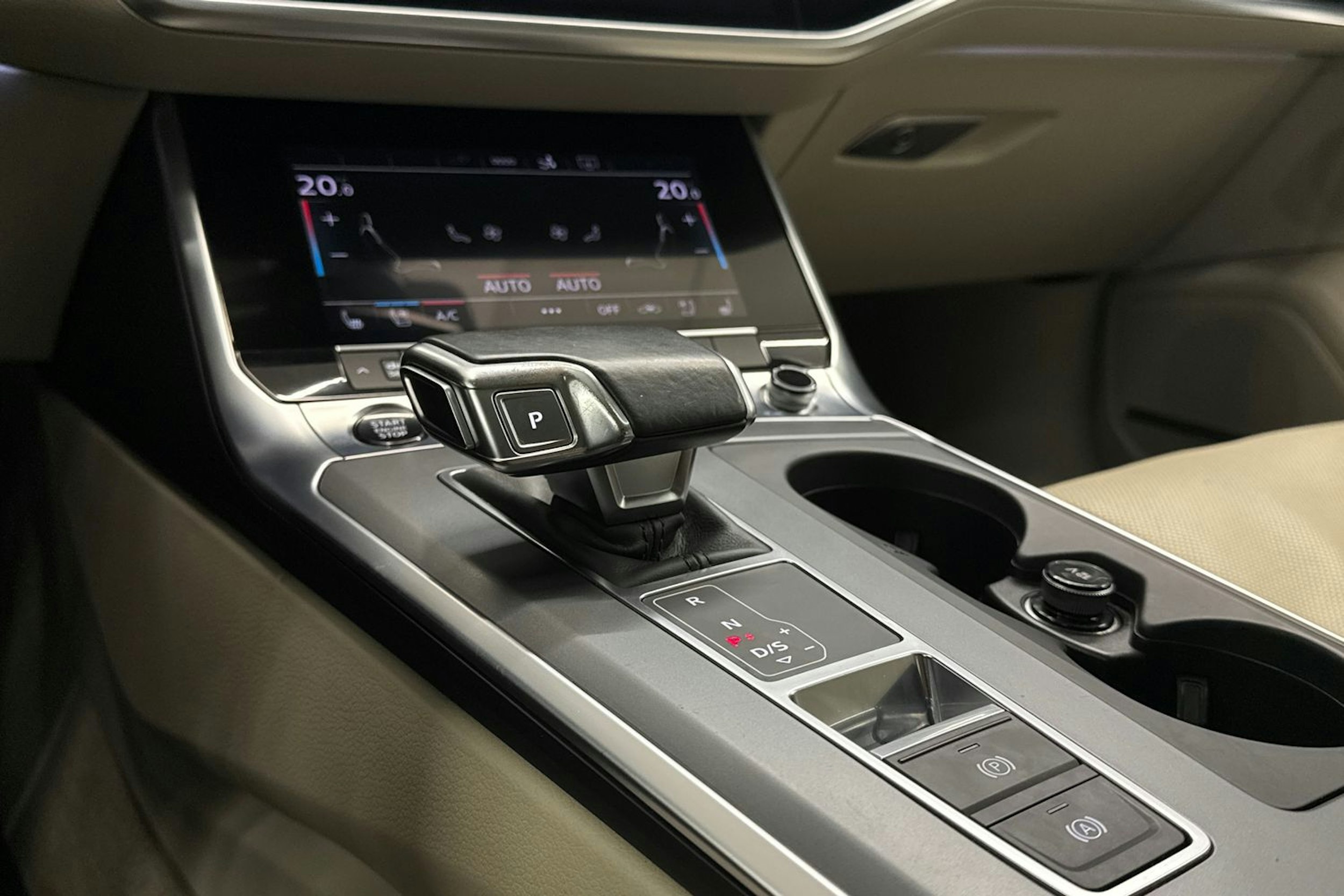 Ruskea (beige) Audi A7 2021 kuva 22.