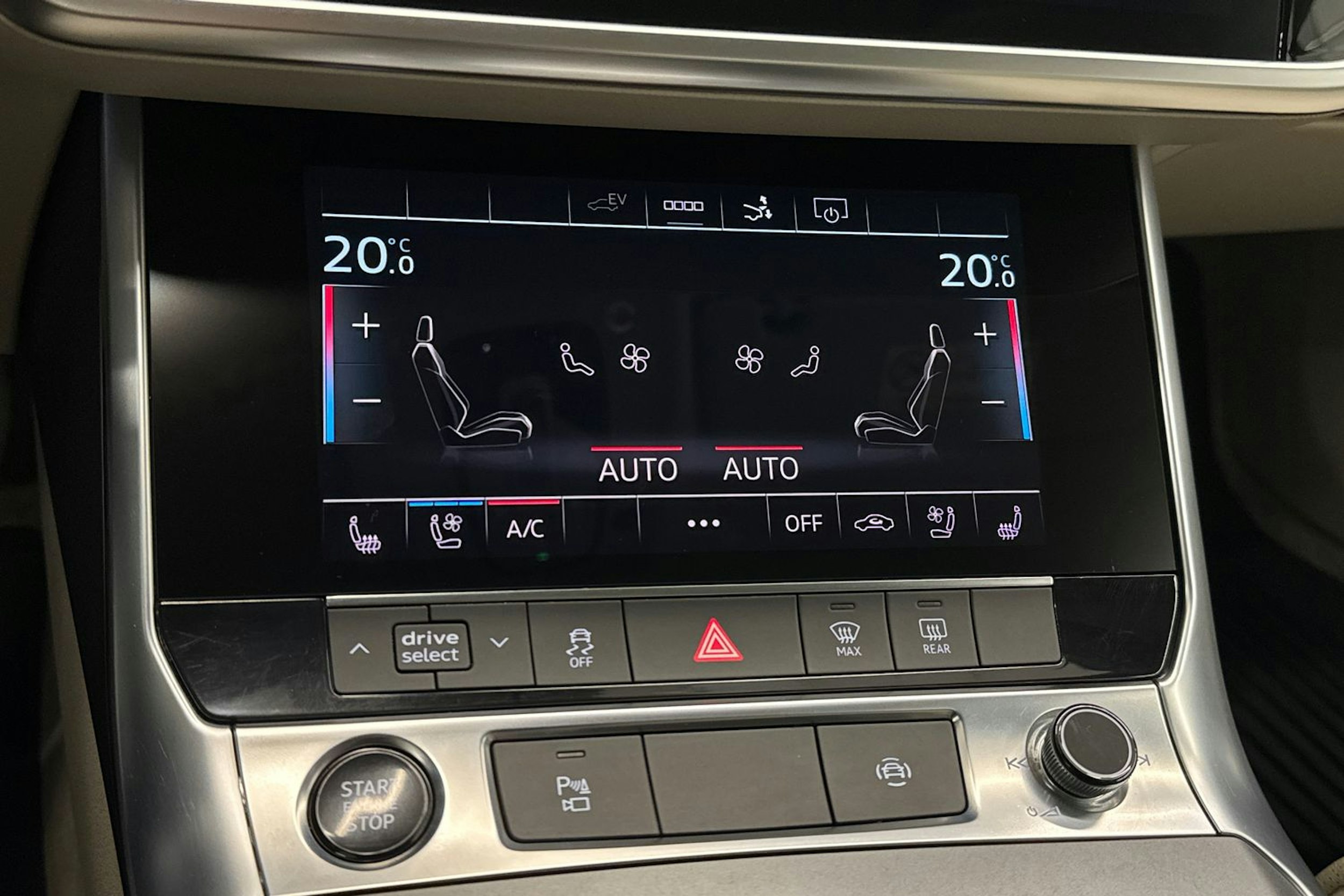 Ruskea (beige) Audi A7 2021 kuva 23.