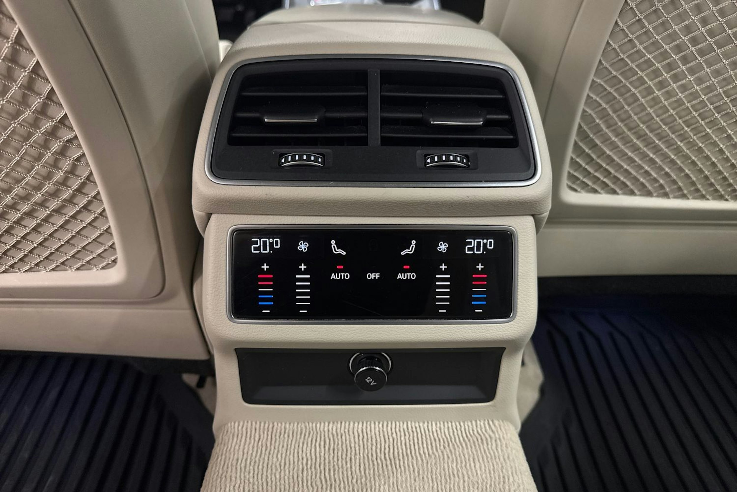 Ruskea (beige) Audi A7 2021 kuva 38.