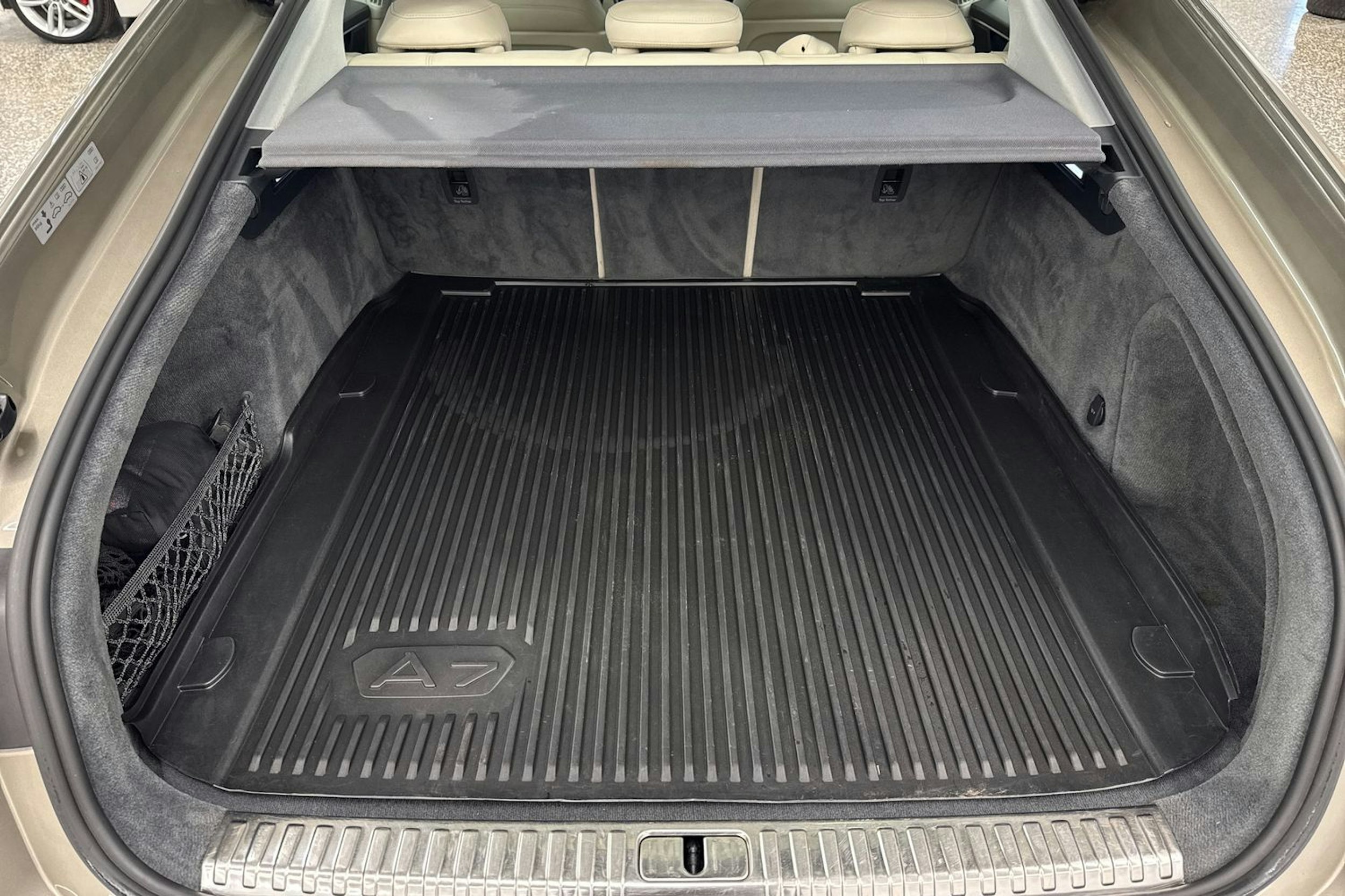 Ruskea (beige) Audi A7 2021 kuva 39.