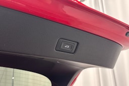 punainen Audi A7 2021 kuva 17.