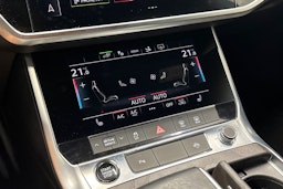 punainen Audi A7 2021 kuva 24.
