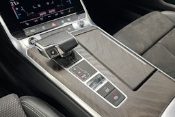 punainen Audi A7 2021 kuva 25.