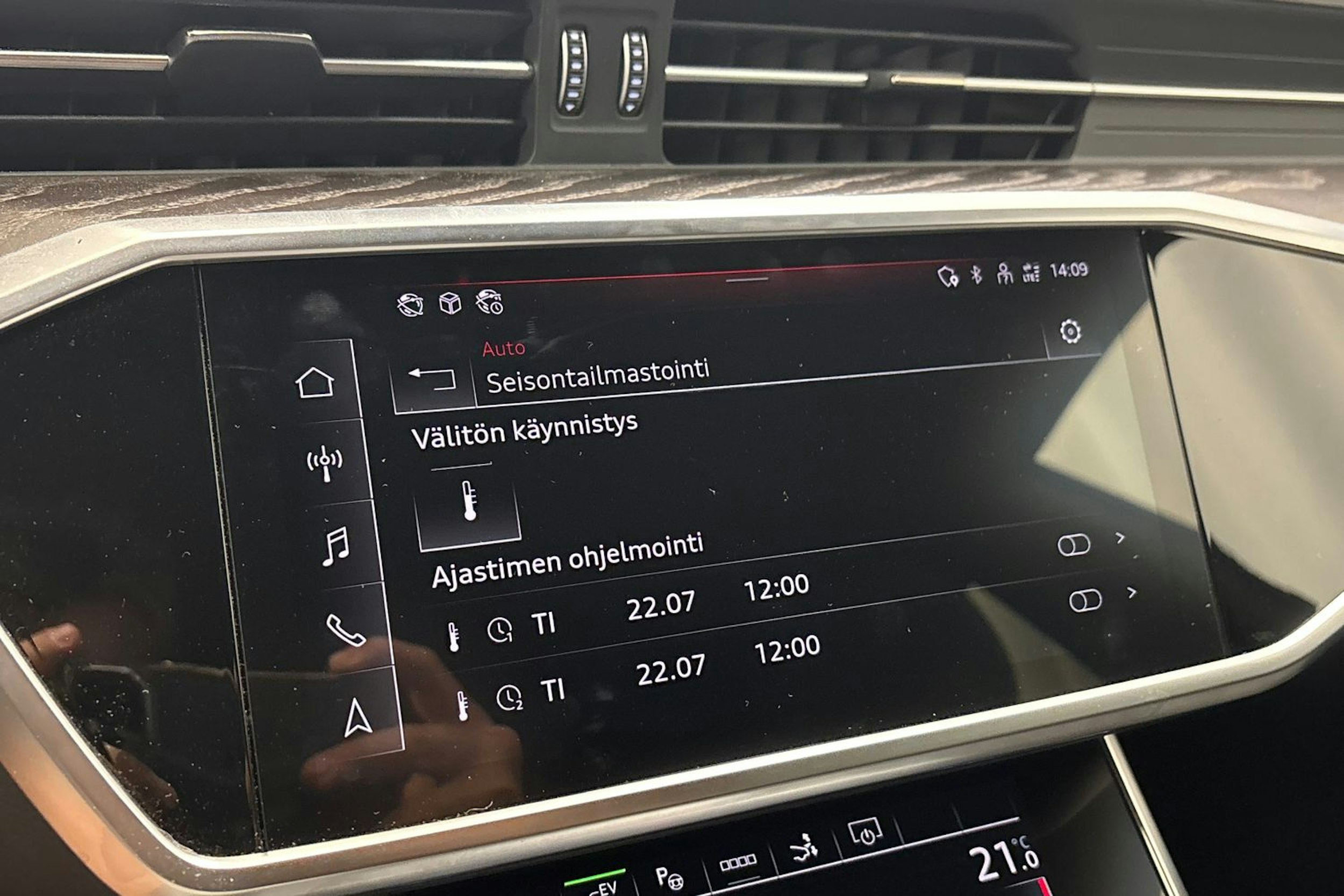 punainen Audi A7 2021 kuva 26.