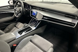 musta Audi A7 2021 kuva 14.