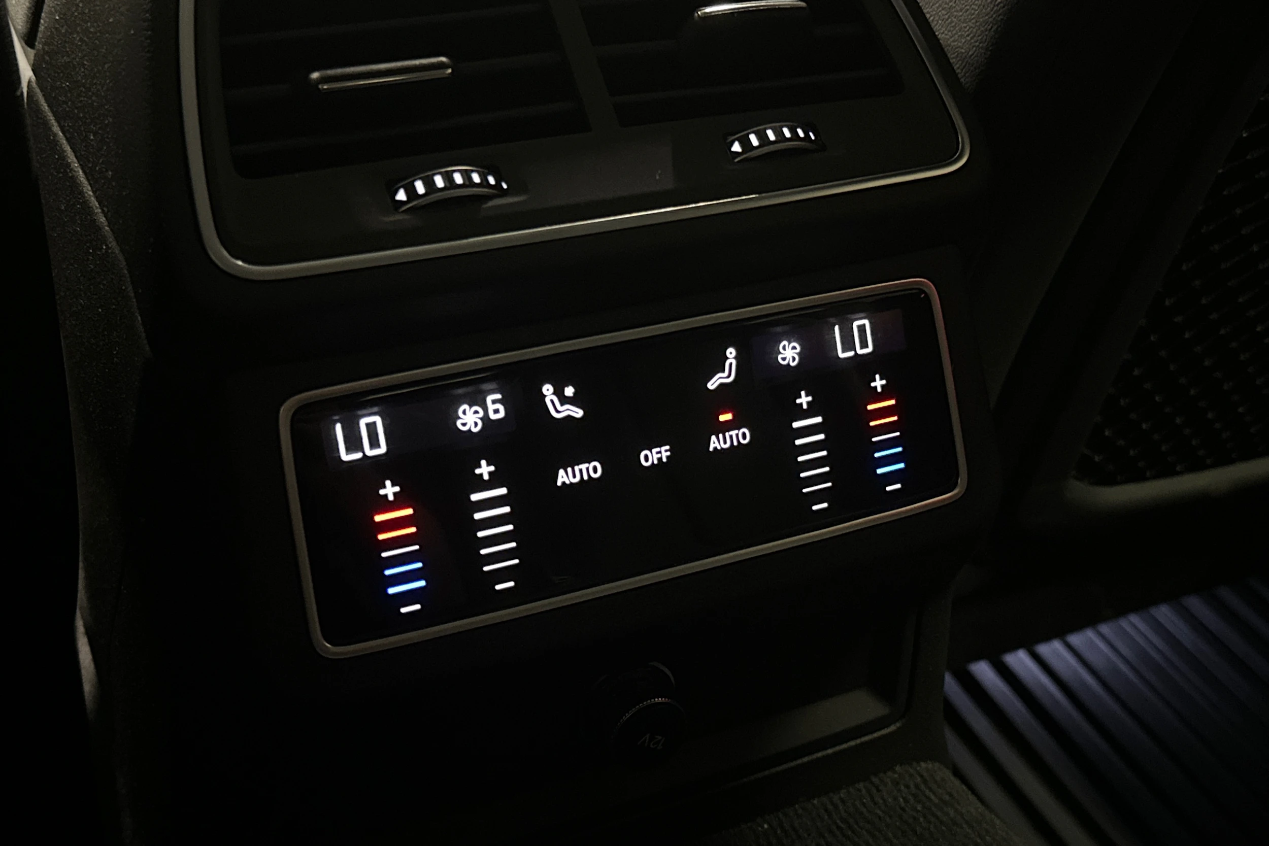 punainen Audi A7 2023 kuva 13.