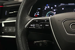 punainen Audi A7 2023 kuva 16.