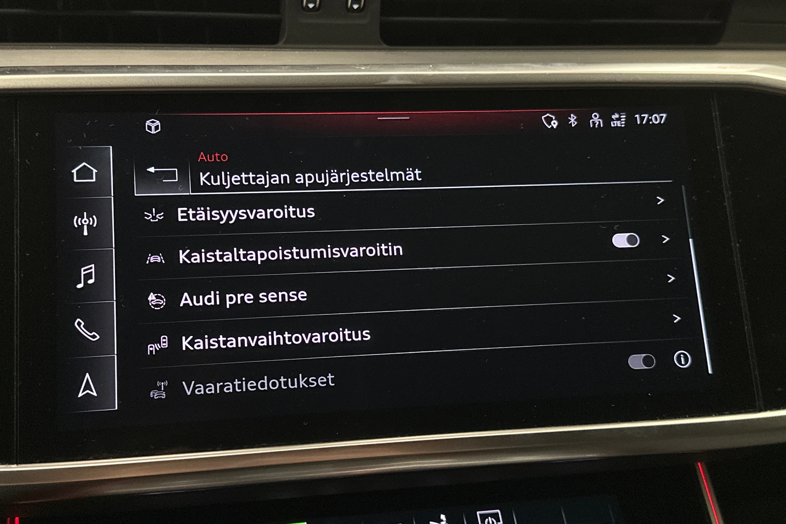 punainen Audi A7 2023 kuva 25.