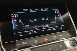 punainen Audi A7 2023 kuva 27.