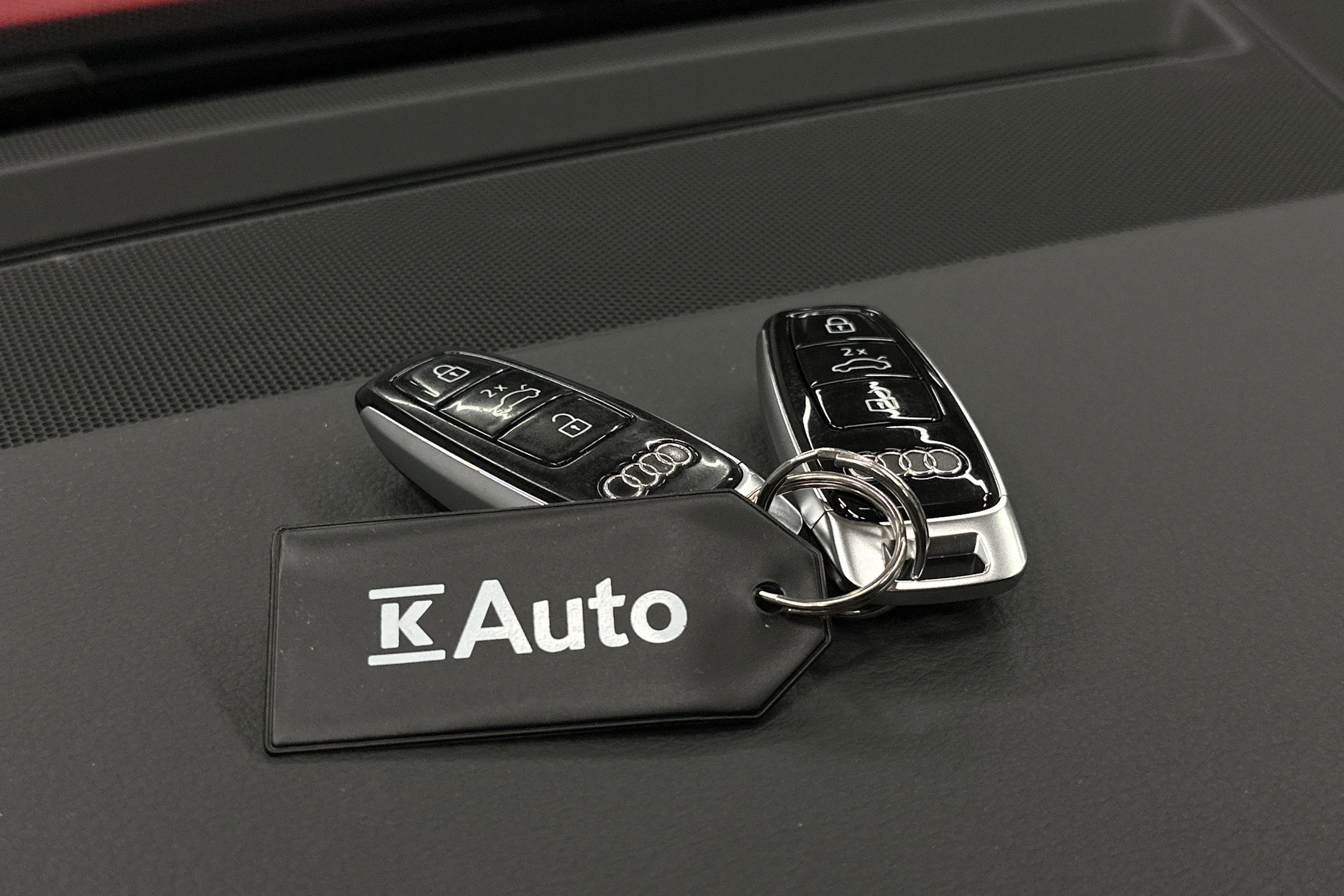 punainen Audi A7 2023 kuva 29.