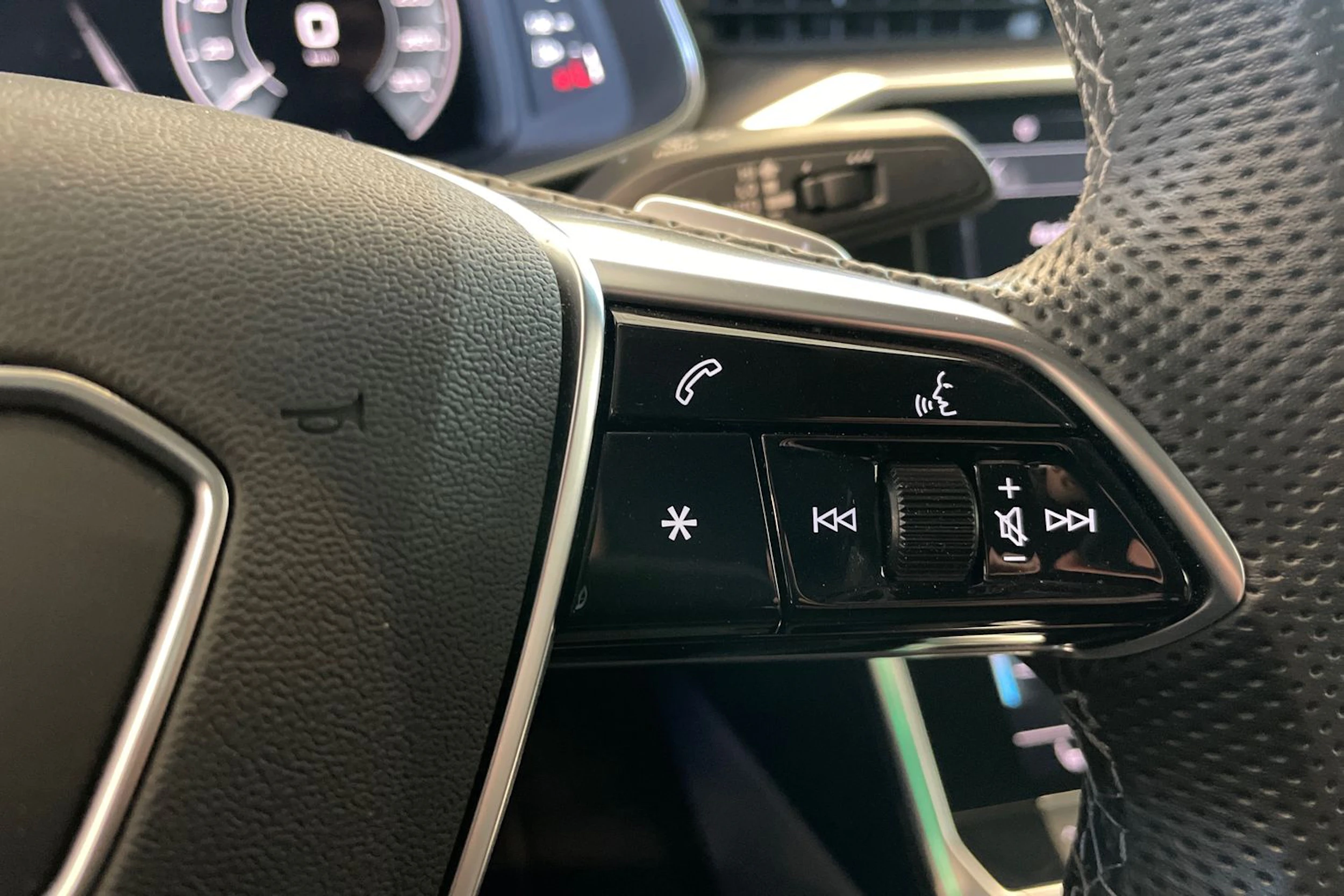 Harmaa Audi A7 2023 kuva 19.