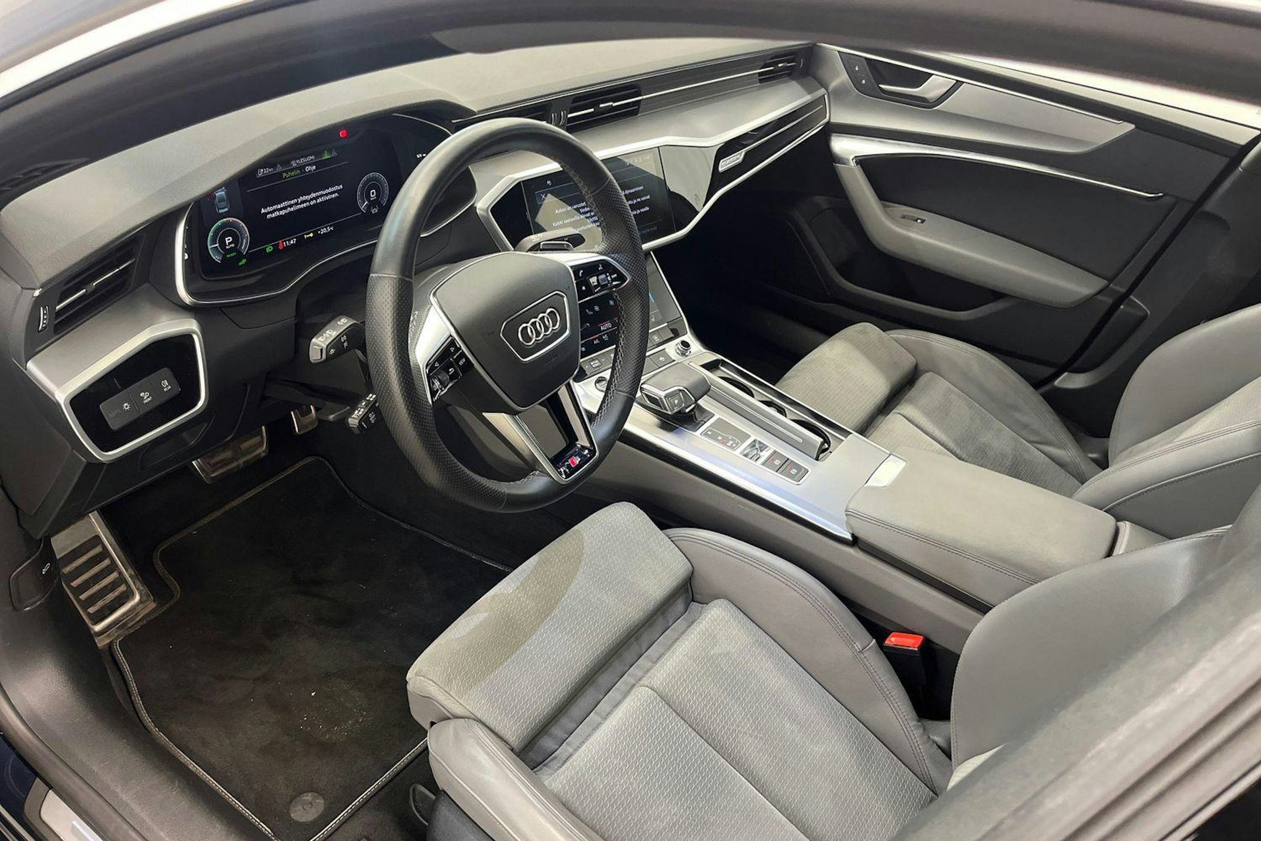 Sininen Audi A7 2023 kuva 7.