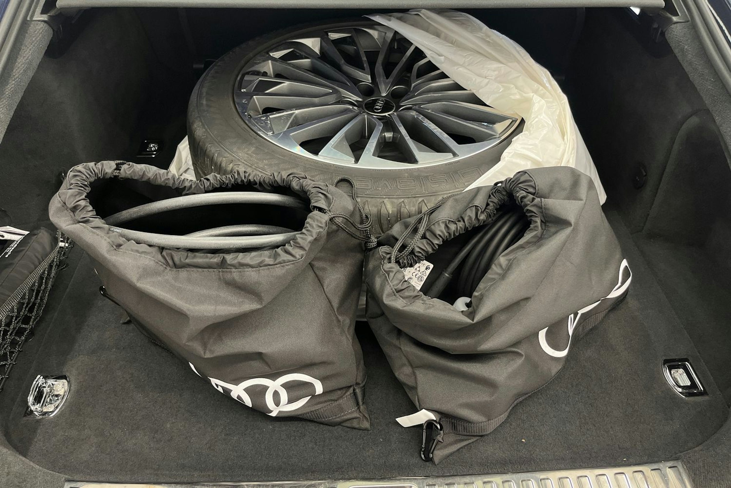 Sininen Audi A7 2023 kuva 23.