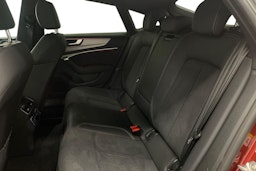 punainen Audi A7 2024 kuva 10.