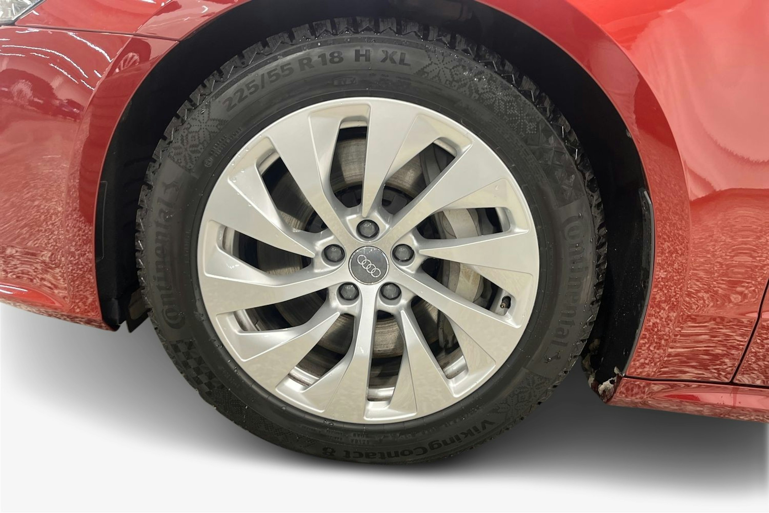 punainen Audi A7 2024 kuva 11.