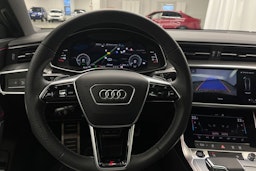 punainen Audi A7 2024 kuva 18.