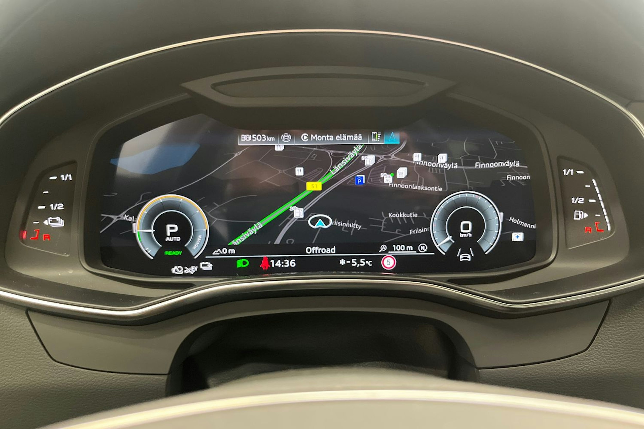 punainen Audi A7 2024 kuva 23.