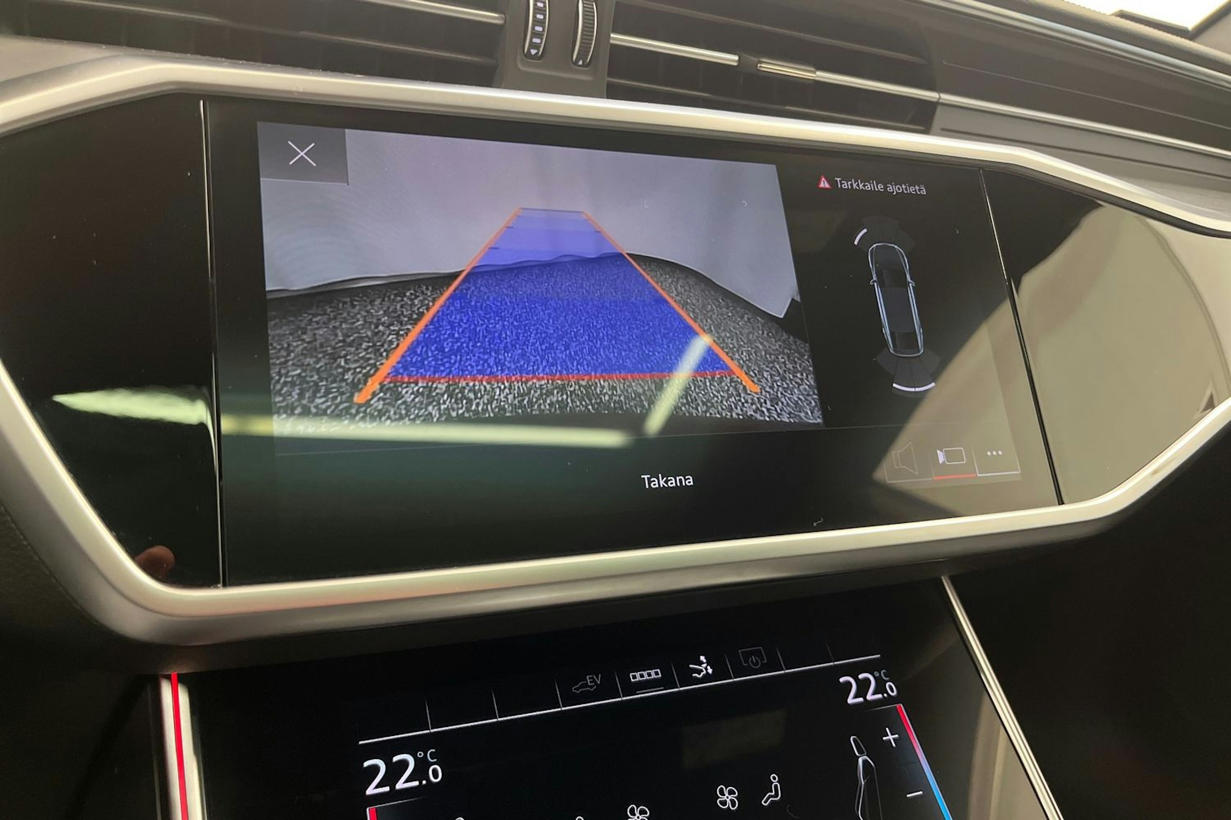 punainen Audi A7 2024 kuva 24.