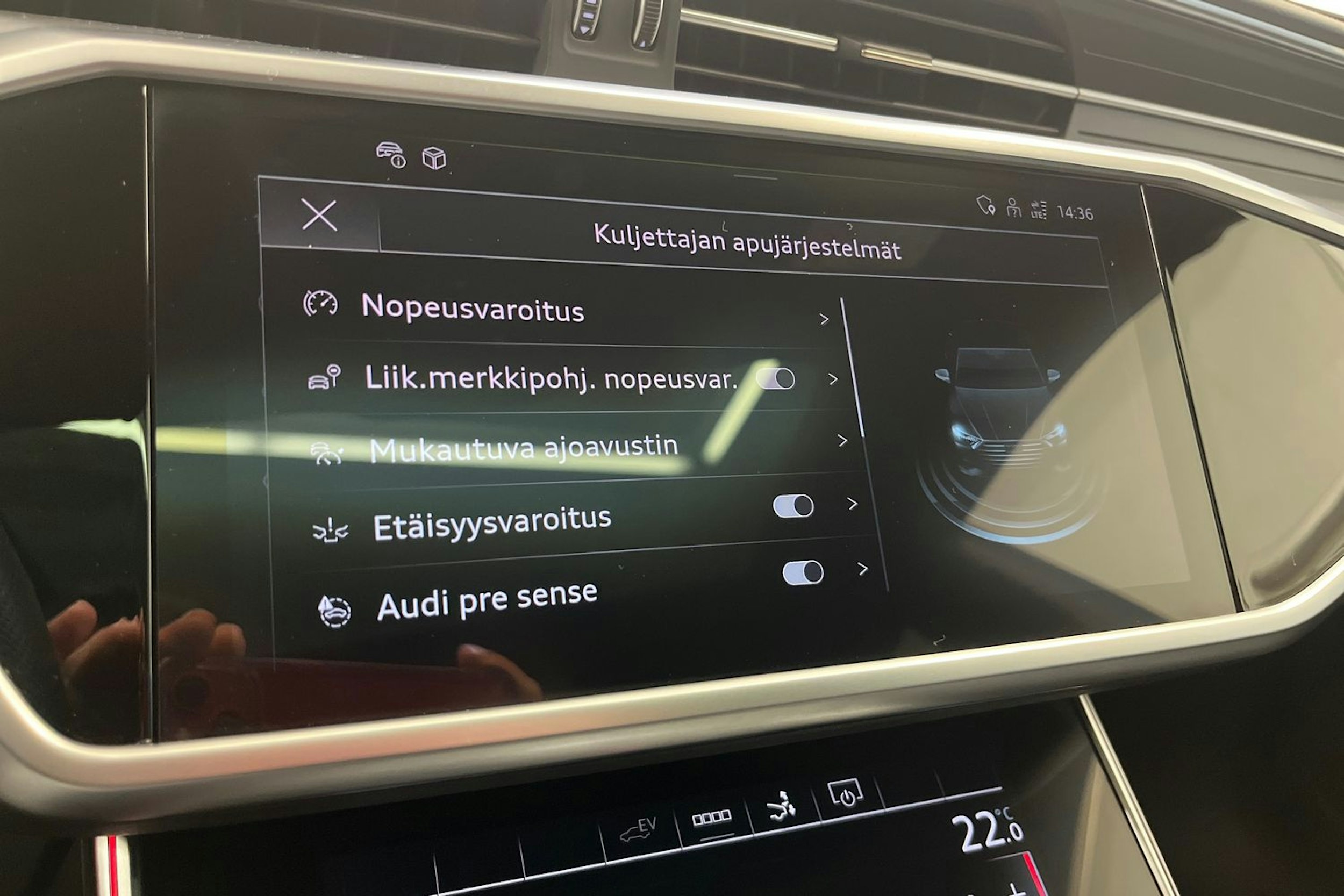 punainen Audi A7 2024 kuva 25.