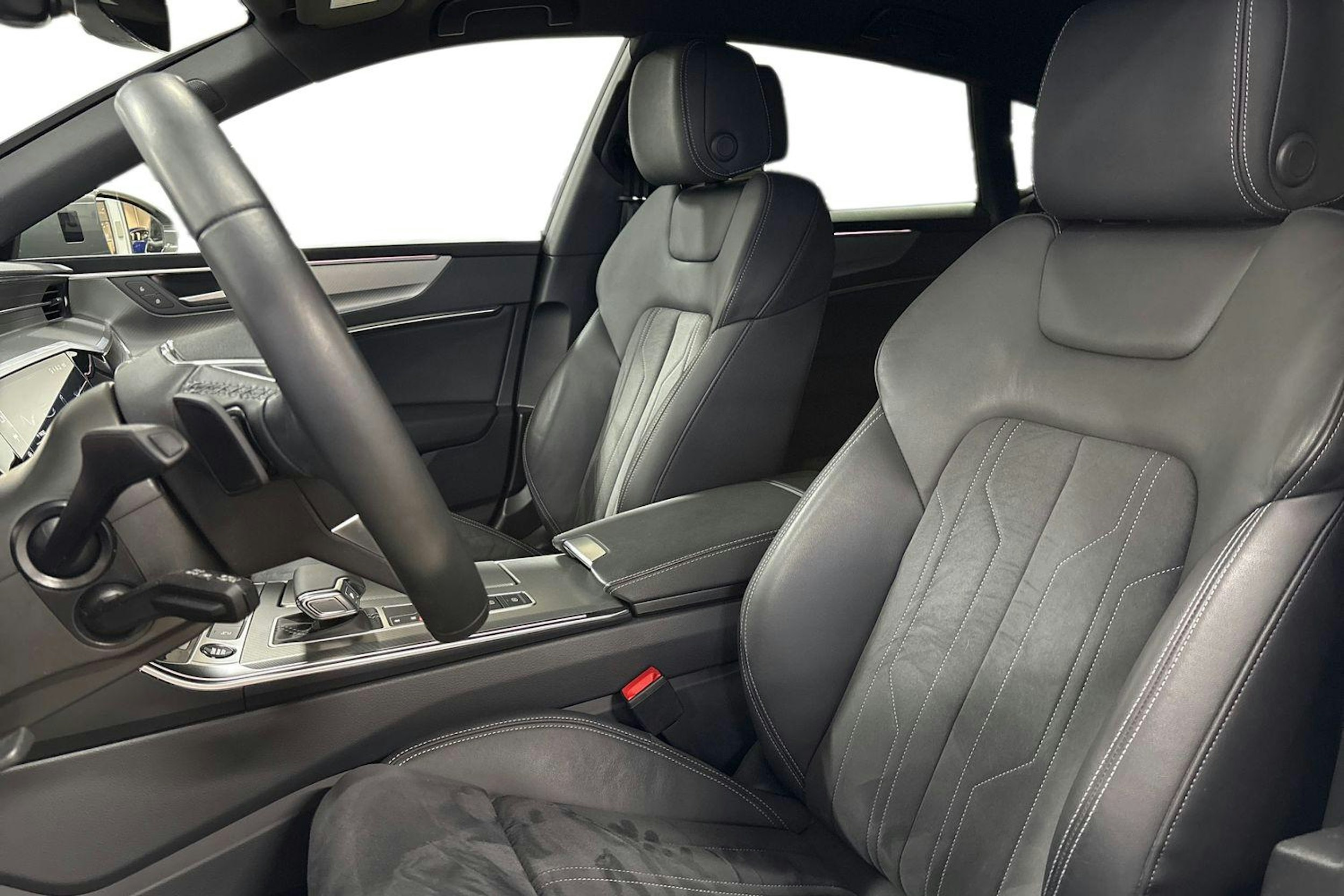 Harmaa Audi A7 2024 kuva 9.