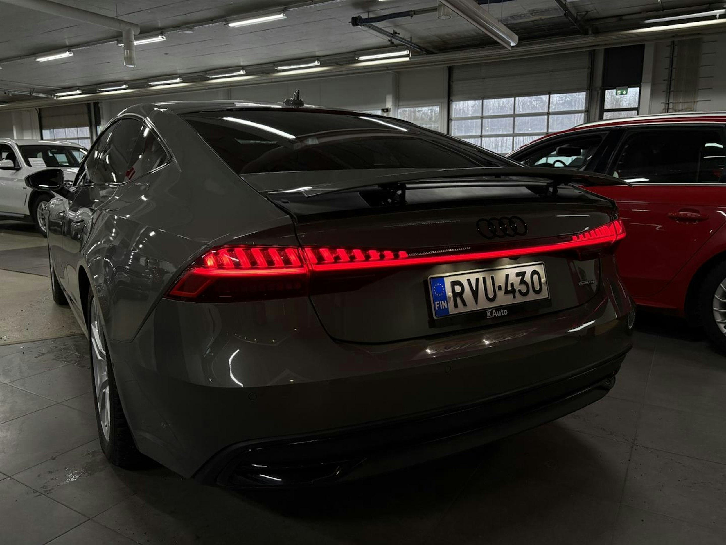 Harmaa Audi A7 2024 kuva 12.