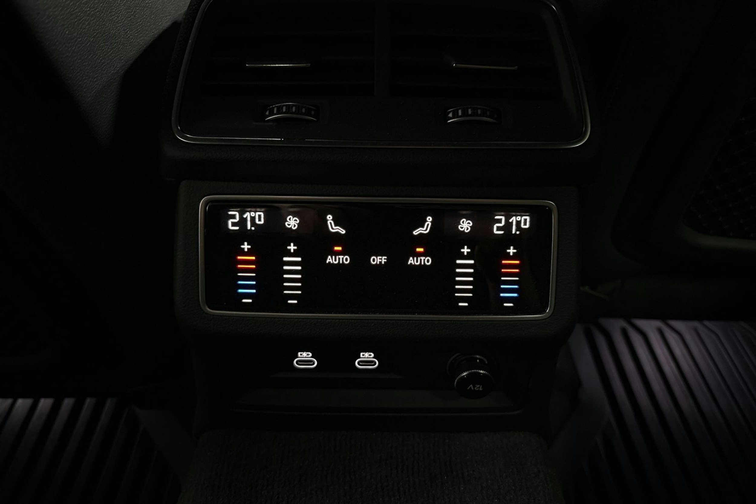 Harmaa Audi A7 2024 kuva 34.