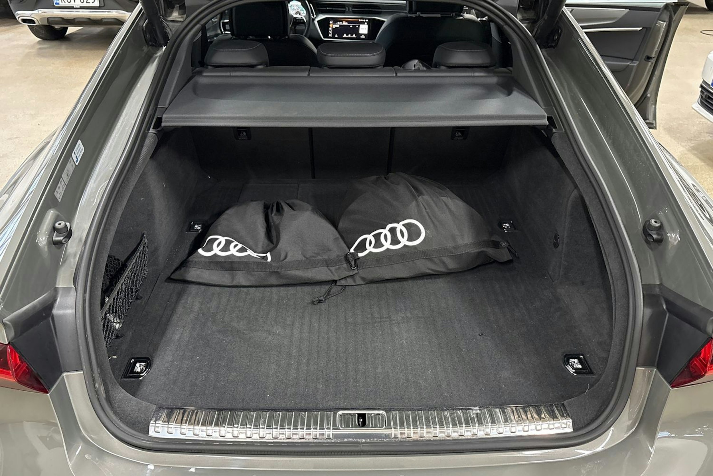 Harmaa Audi A7 2024 kuva 36.