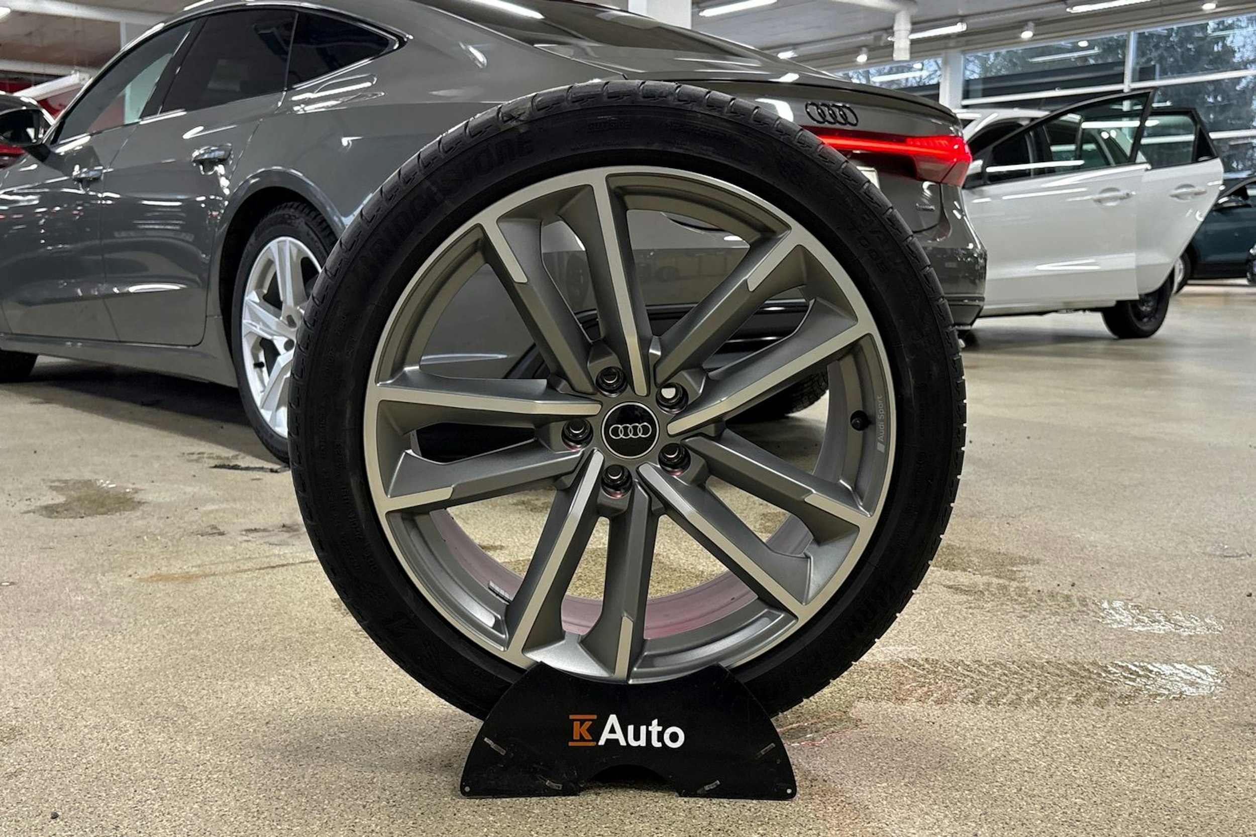 Harmaa Audi A7 2024 kuva 40.