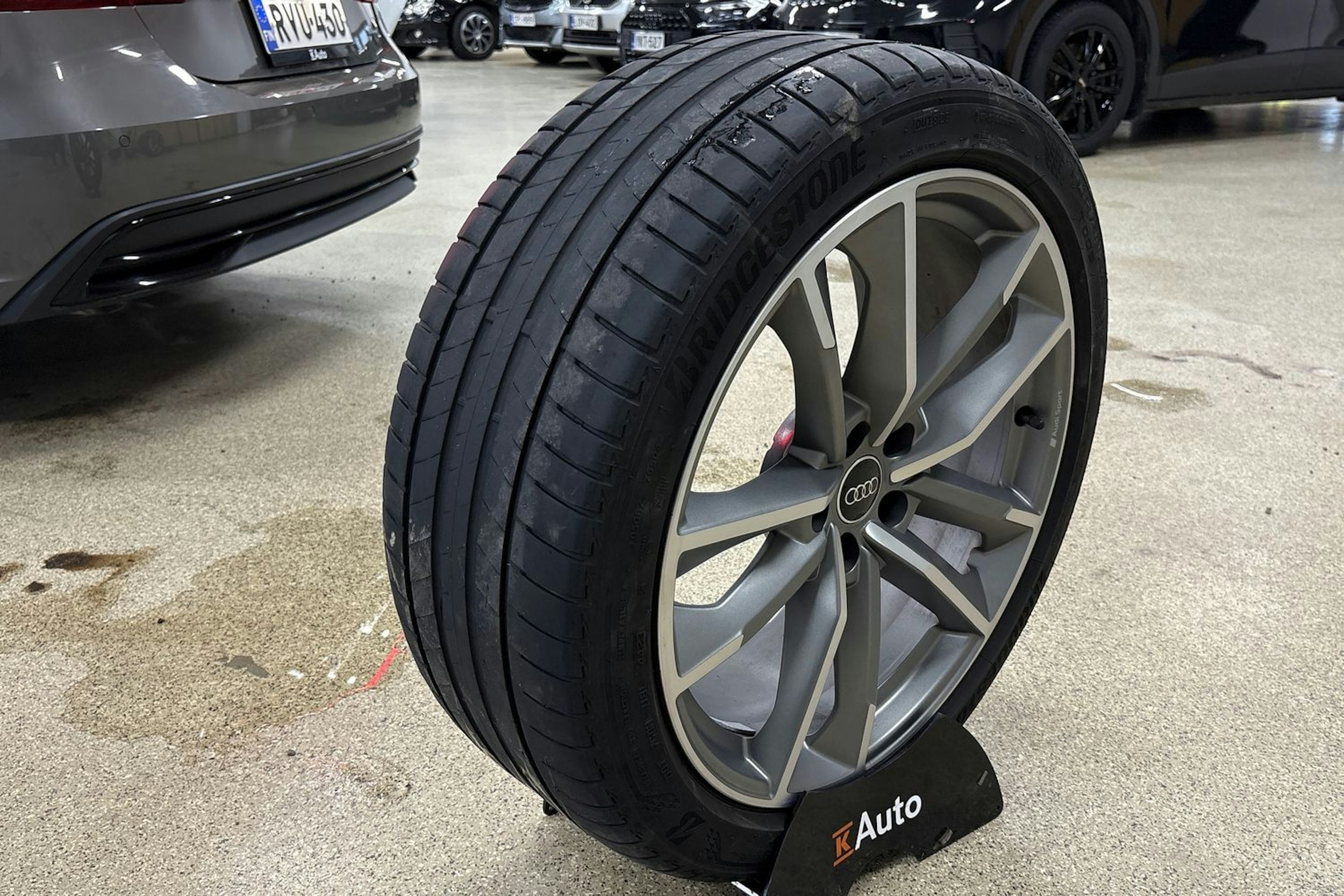 Harmaa Audi A7 2024 kuva 41.