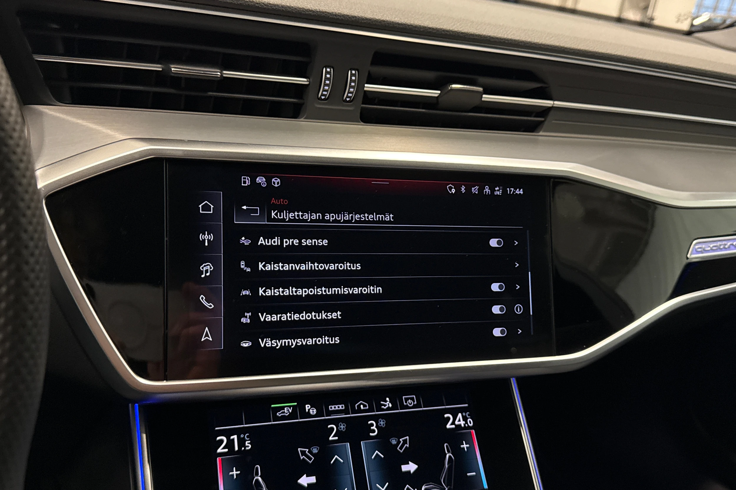 harmaa Audi A7 2025 kuva 18.