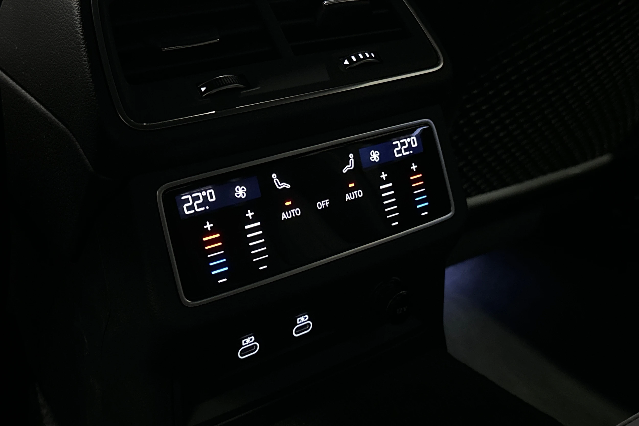 sininen Audi A7 2025 kuva 14.