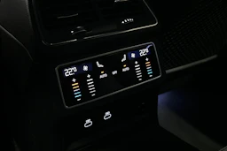 sininen Audi A7 2025 kuva 14.
