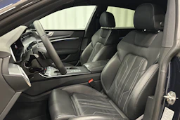 sininen Audi A7 2025 kuva 15.