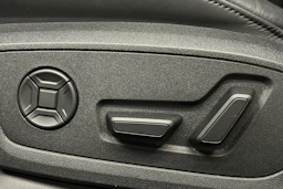 sininen Audi A7 2025 kuva 16.