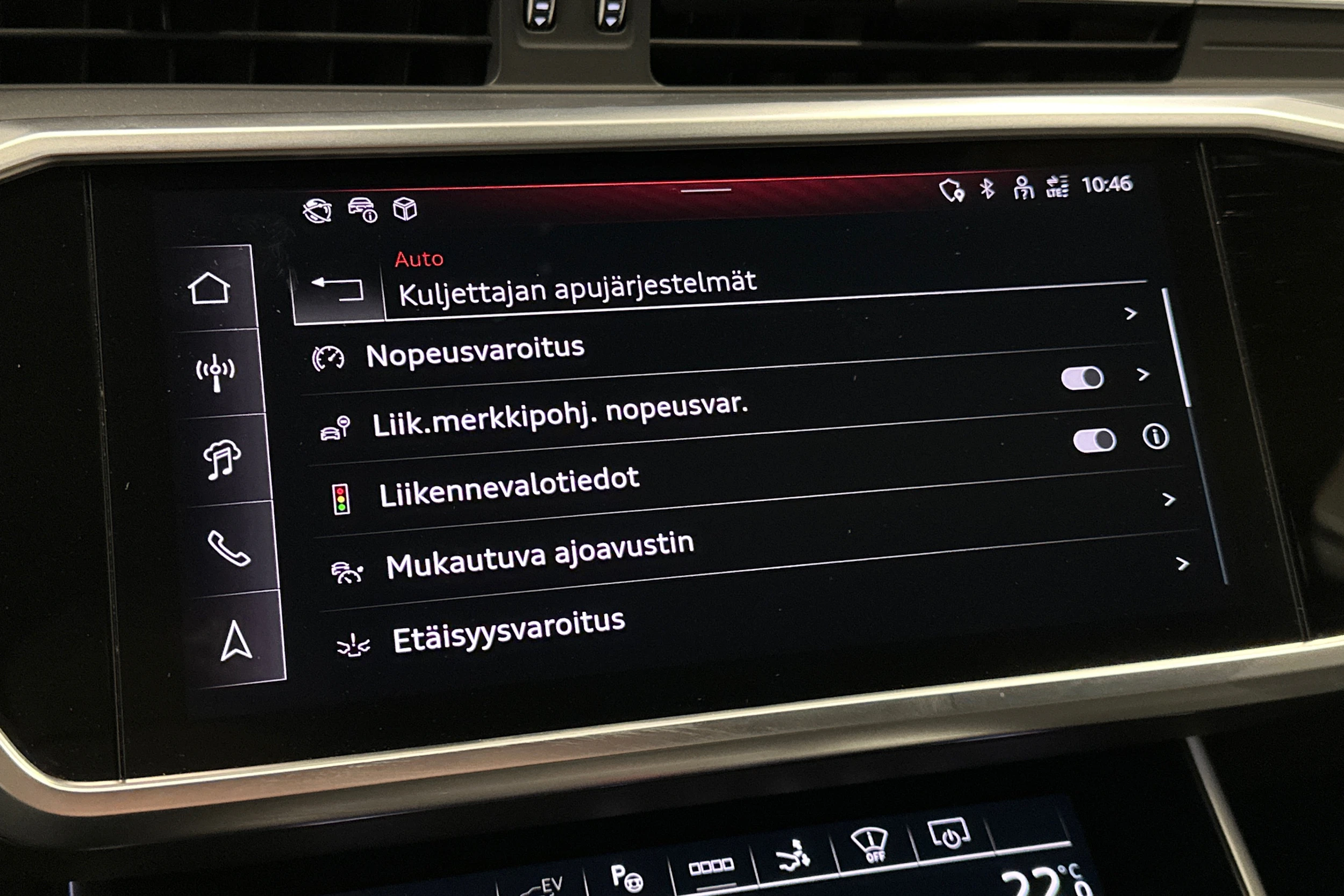 sininen Audi A7 2025 kuva 28.