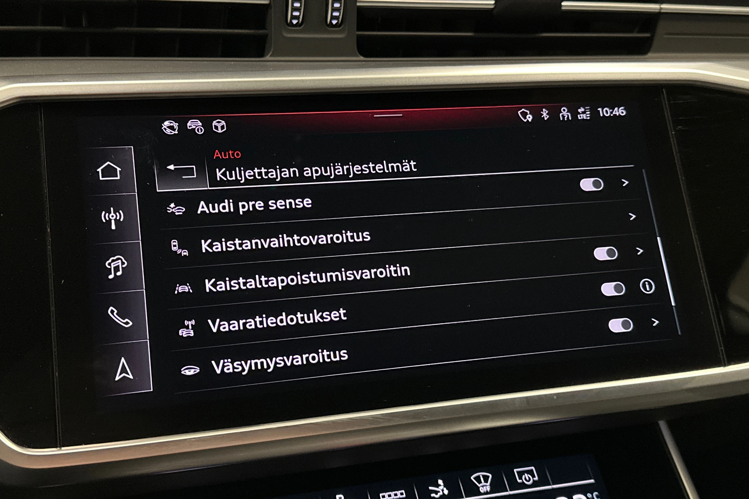 sininen Audi A7 2025 kuva 29.