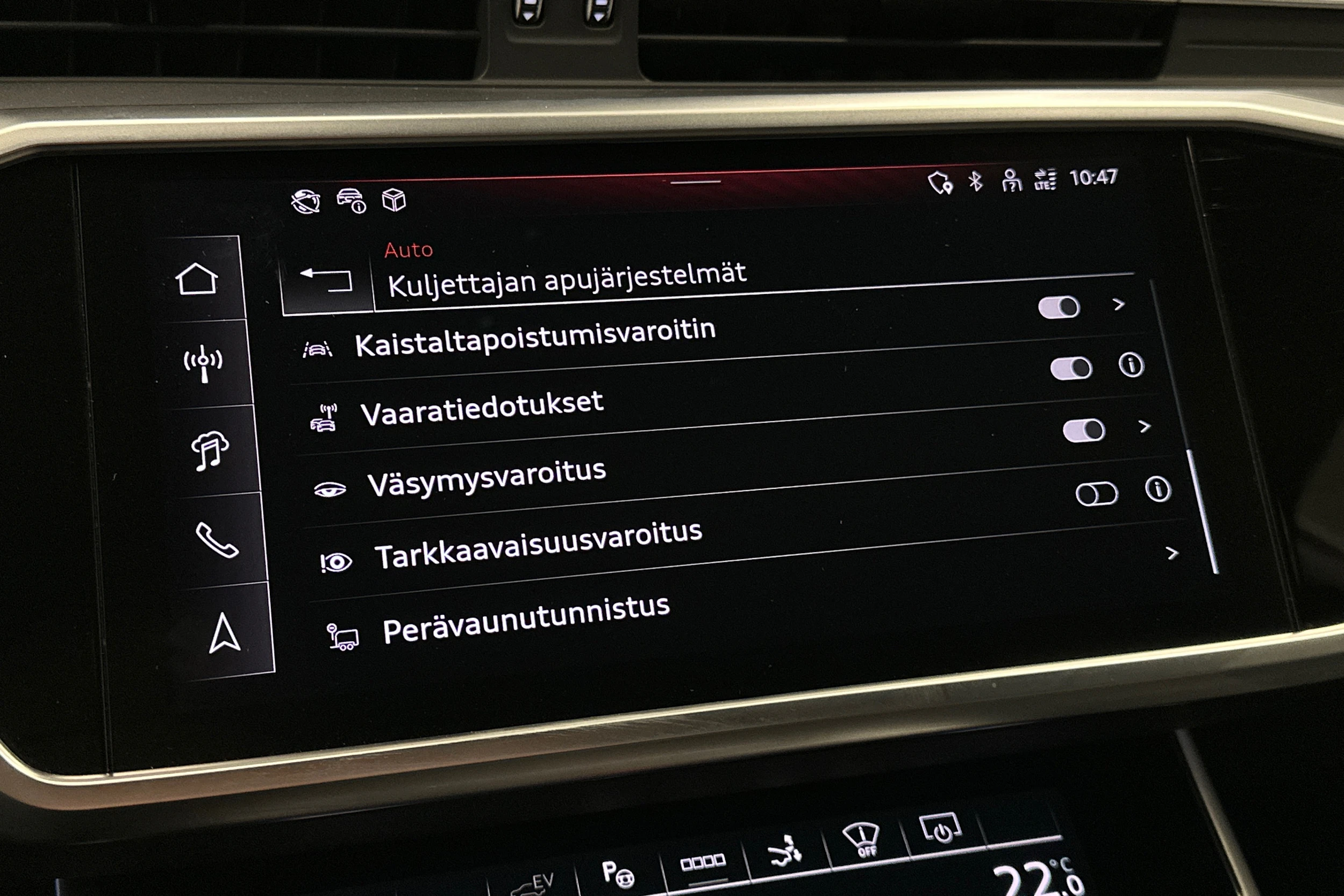 sininen Audi A7 2025 kuva 30.