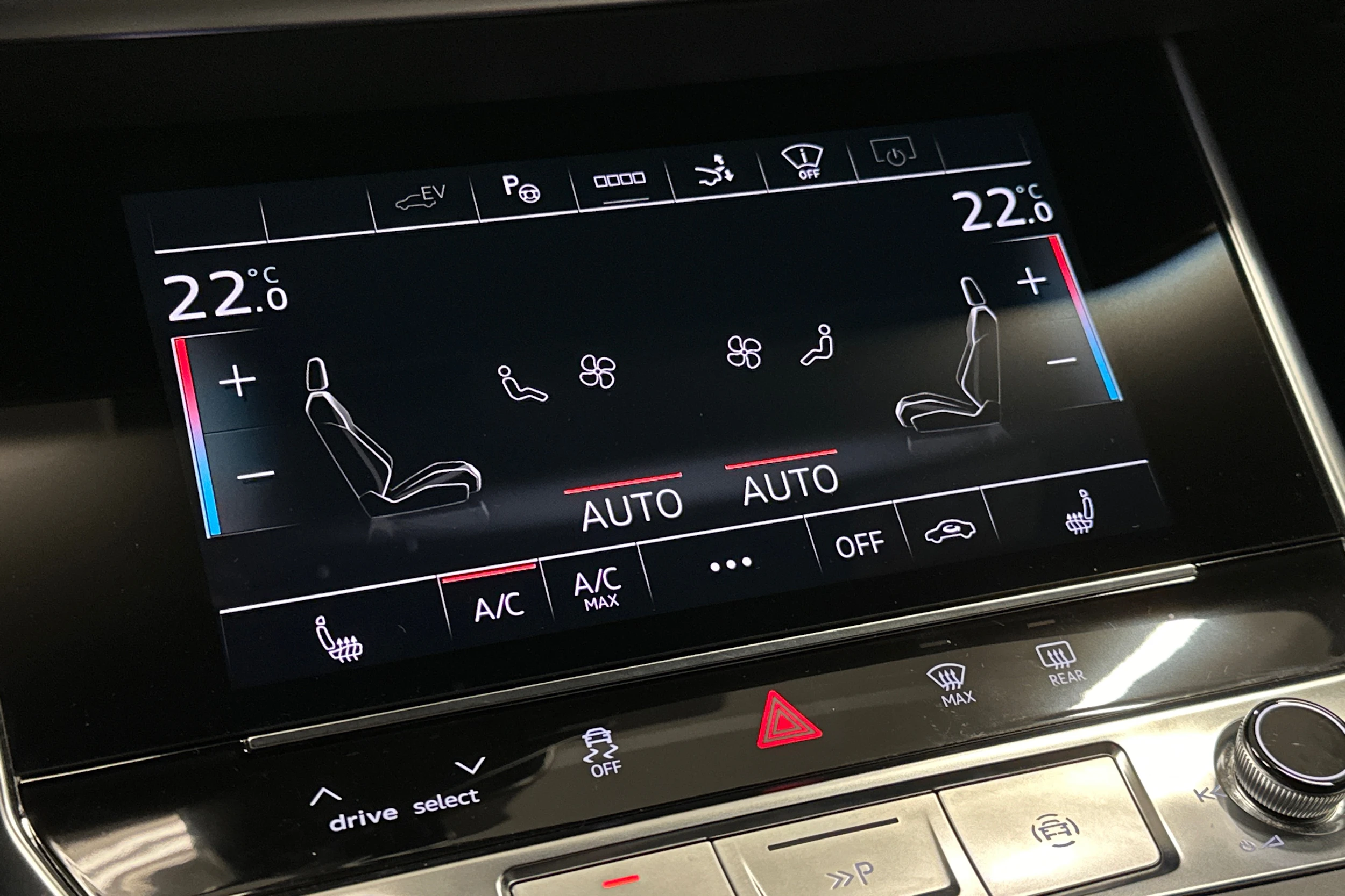 sininen Audi A7 2025 kuva 32.