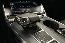 sininen Audi A7 2025 kuva 33.