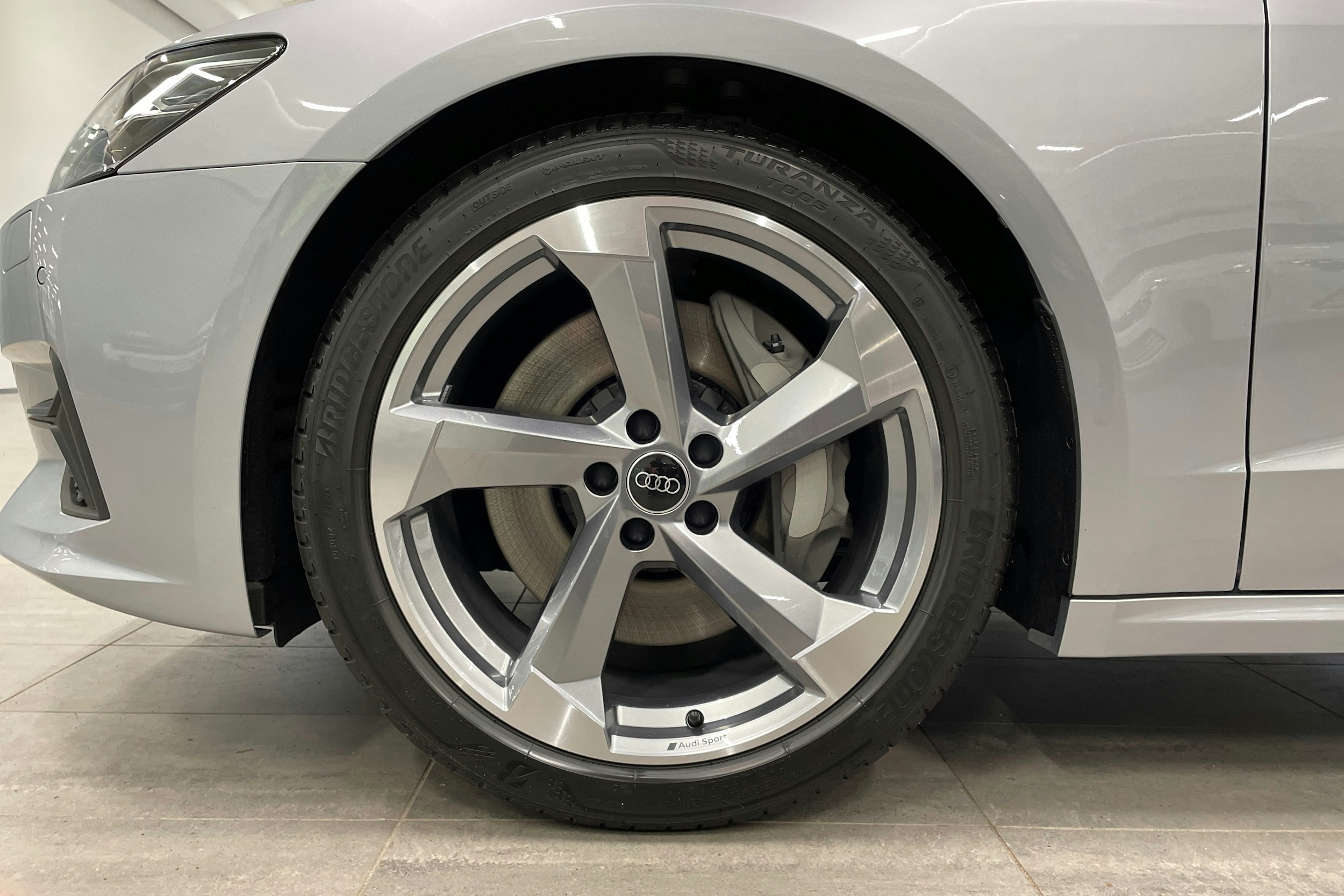 met. harmaa Audi A7 2025 kuva 9.