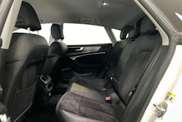 Valkoinen Audi A7 2019 kuva 10.